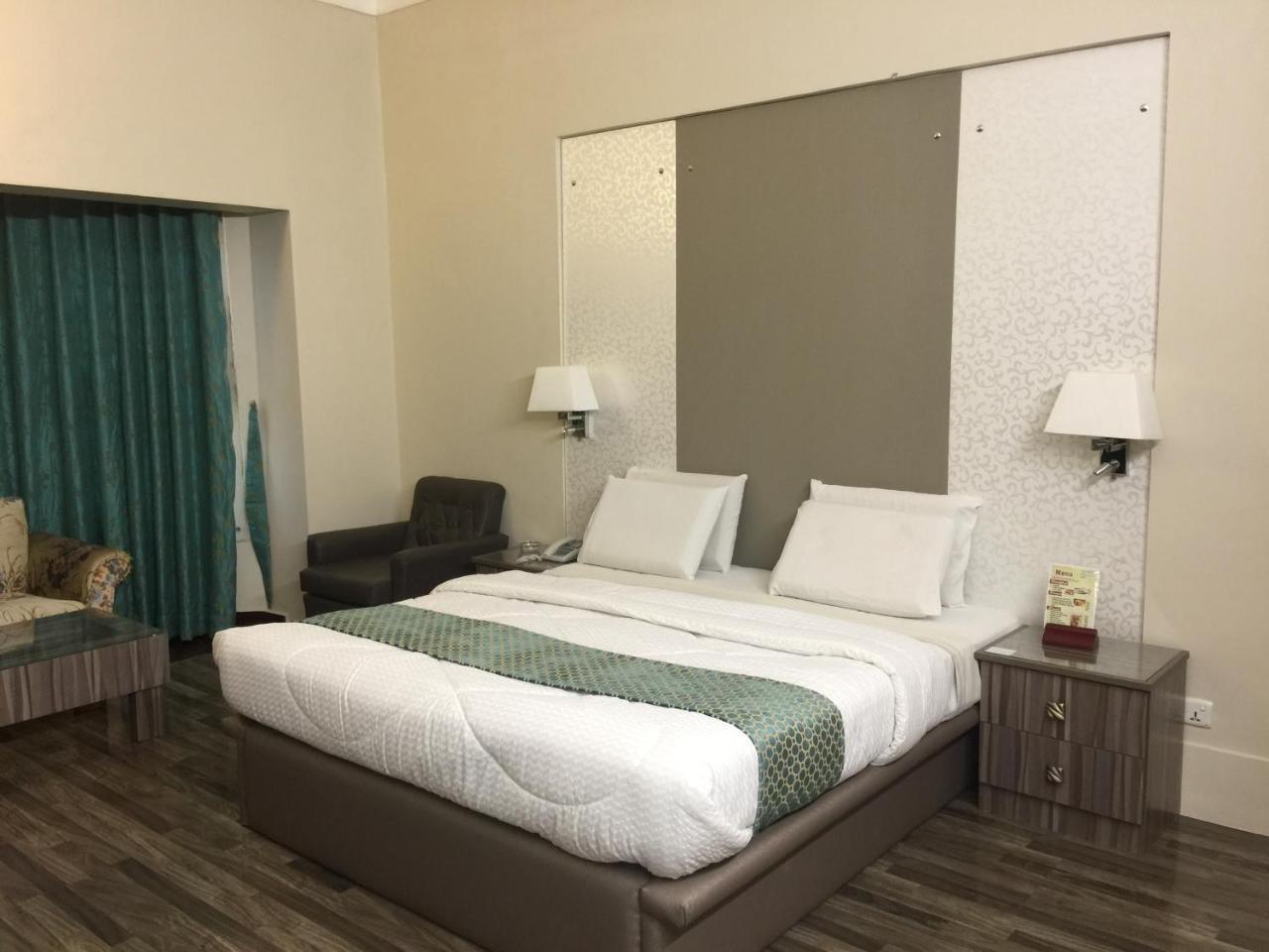 Star Guest House Karachi Esterno foto